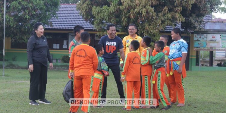 Siswa SD 8 Payung Bersenang-senang Bersama Pj. Gubernur Suganda